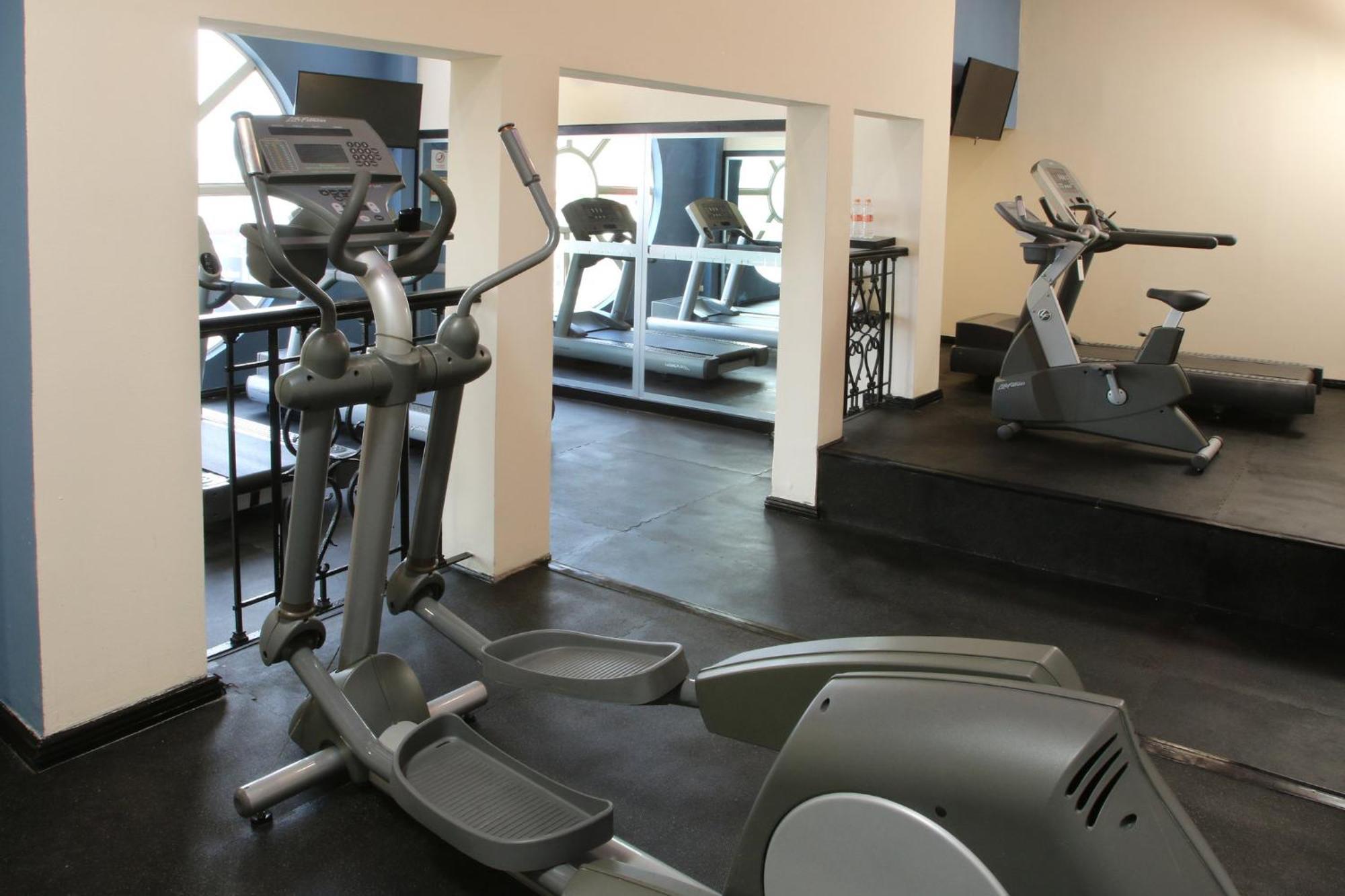 Hotel Express - - Tecnologico By Ihg 4*