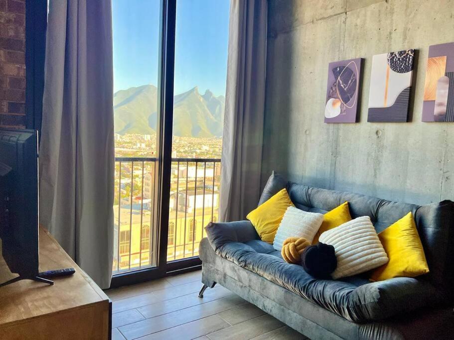 Incredible 6 * Monterrey