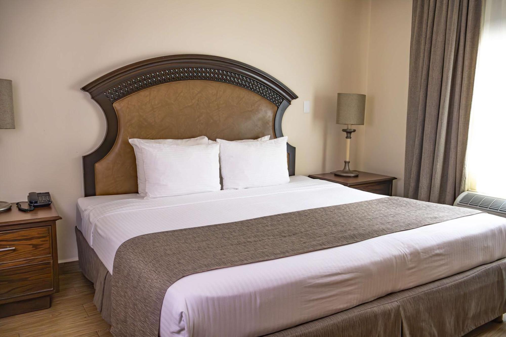 Hotel Western Colon Monterrey