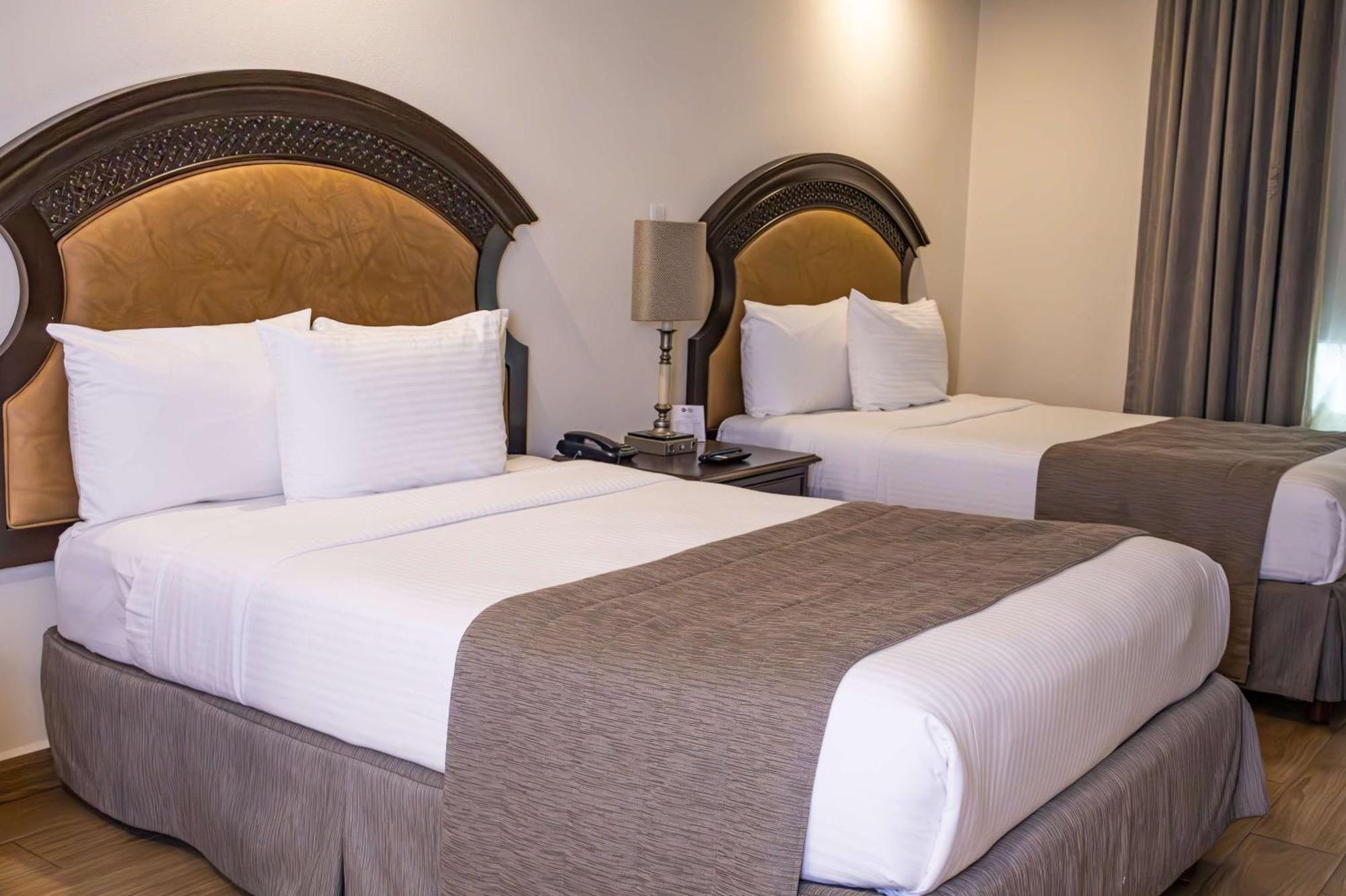 Western Colon Hotel 3*