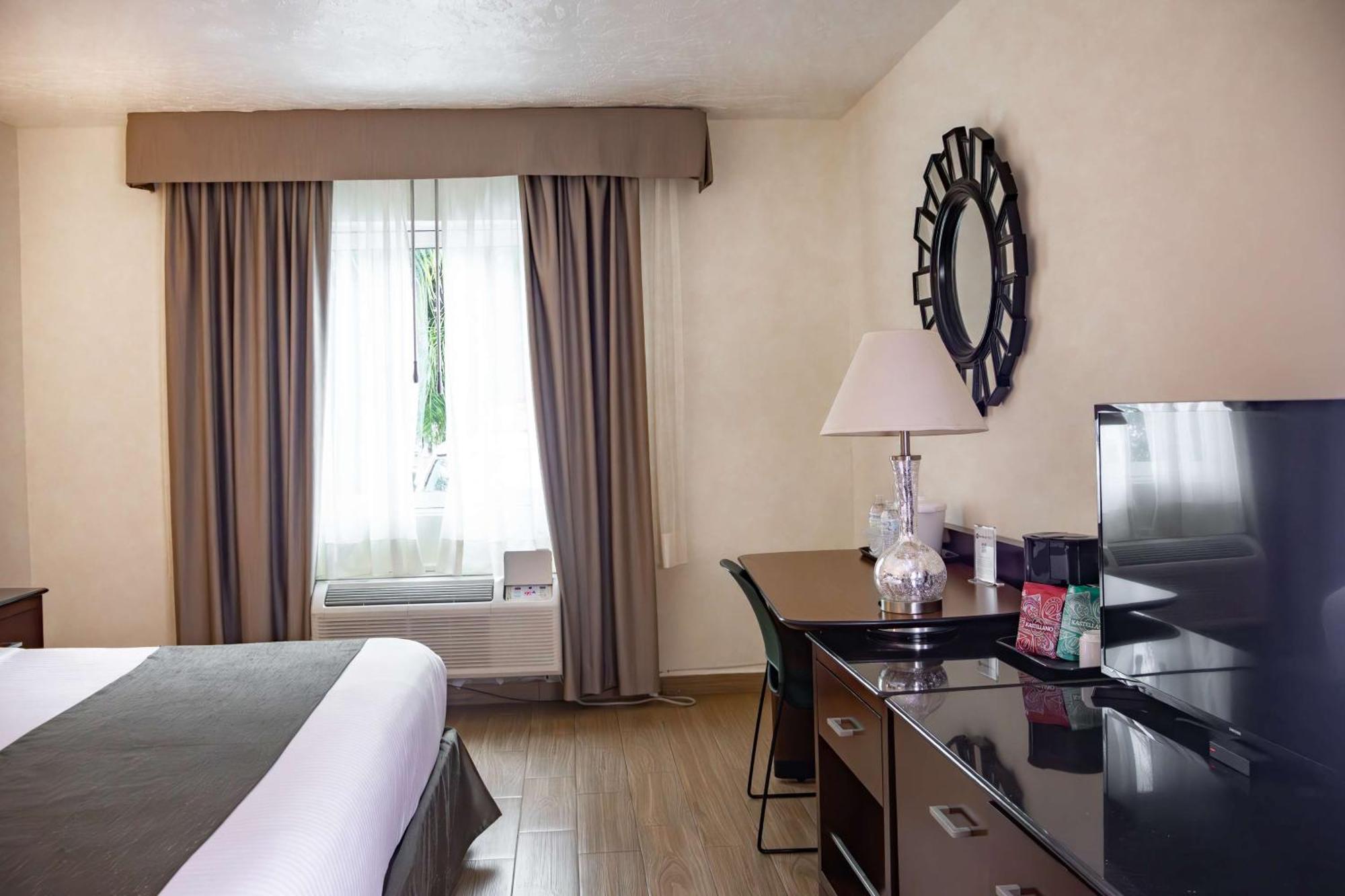 Western Colon Hotel 3*