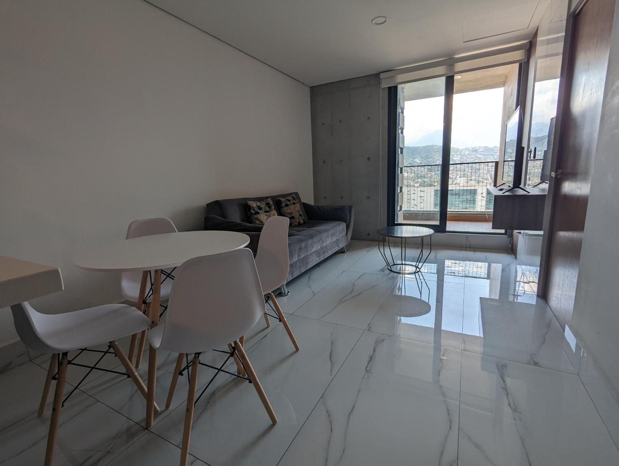 Luxury Loft Living At Landmark High Rise * Monterrey