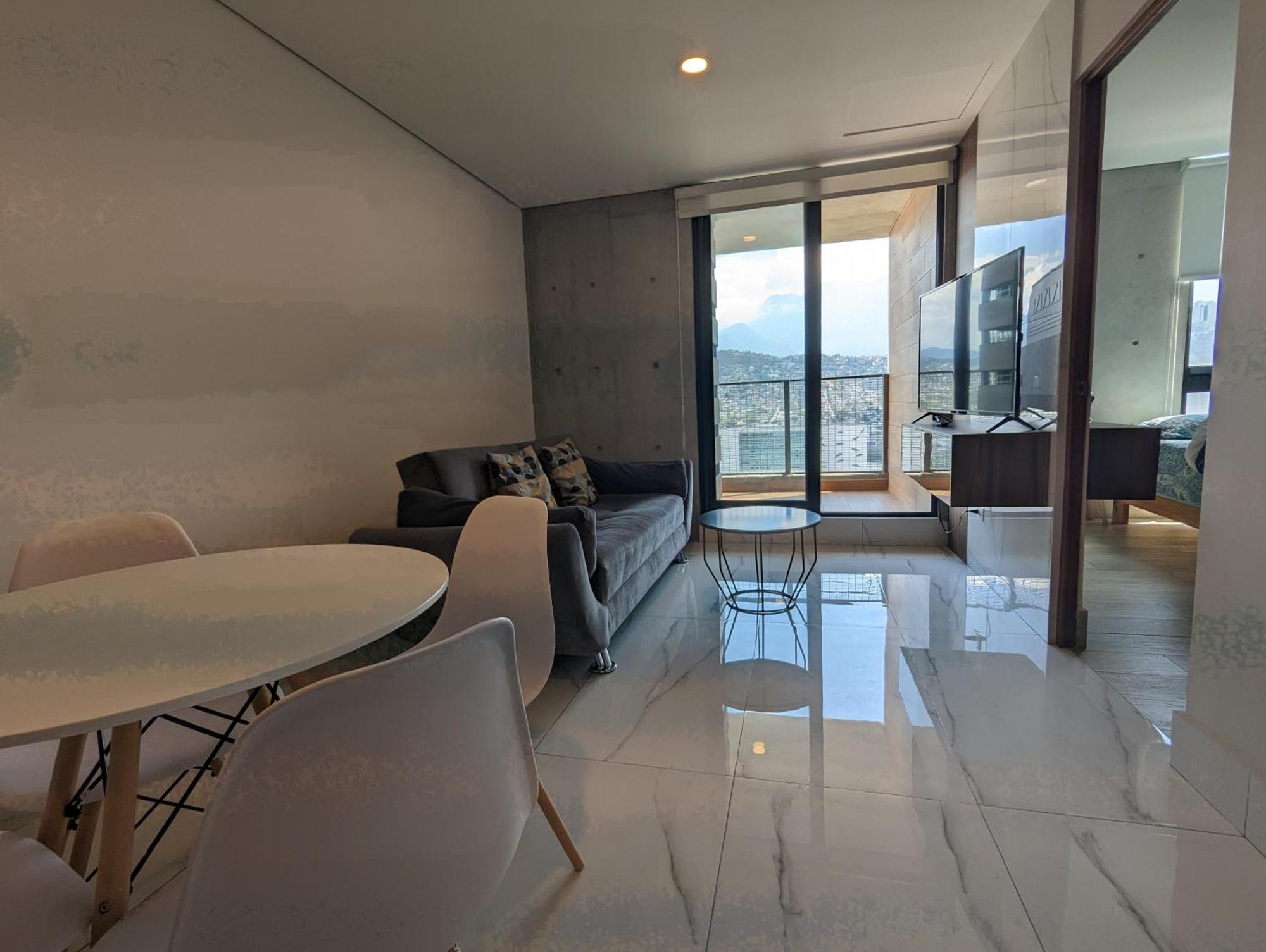 Luxury Loft Living At Landmark High Rise Apartamento