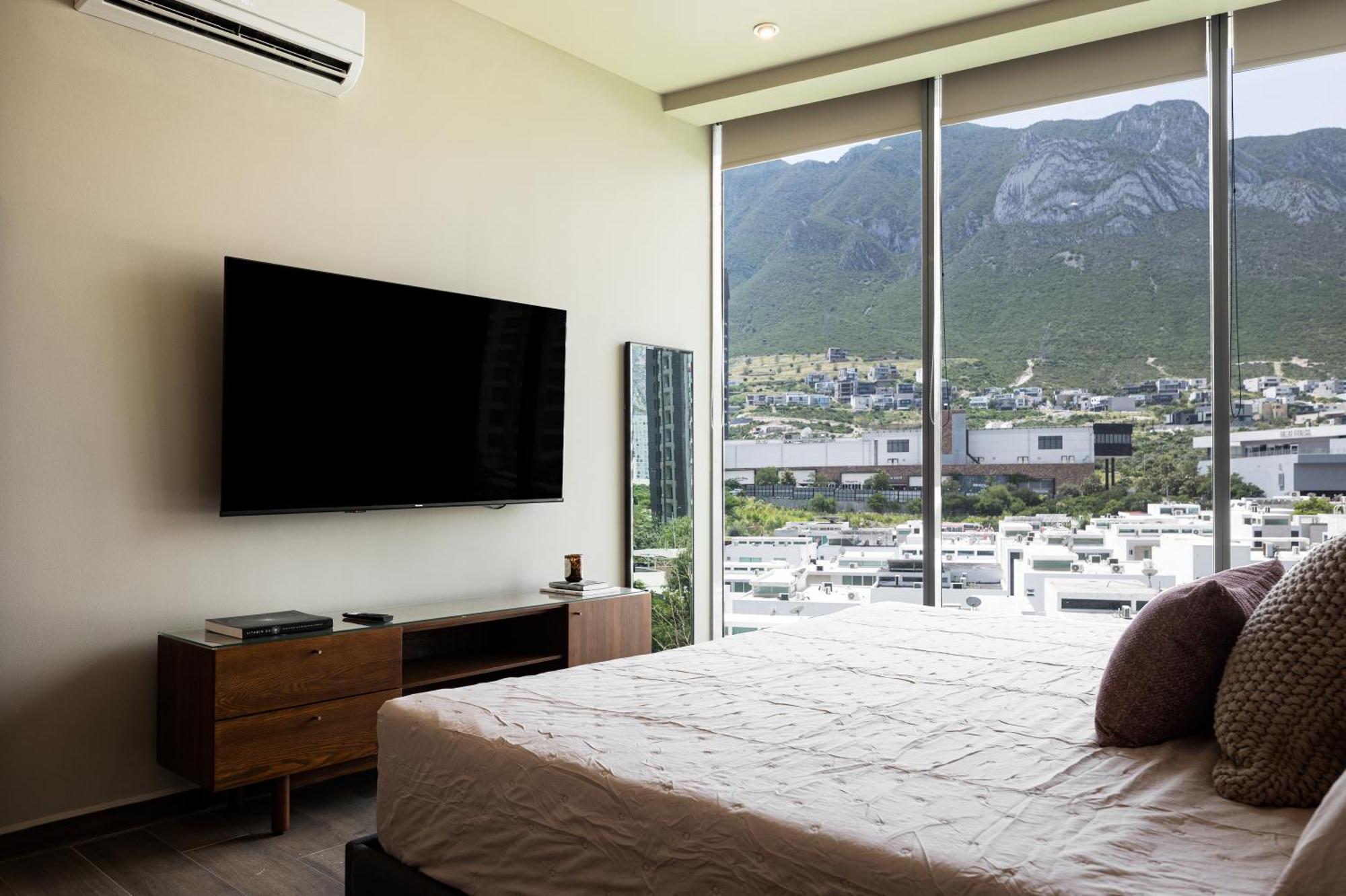Modern With Pool And Mountain Views Apartamento