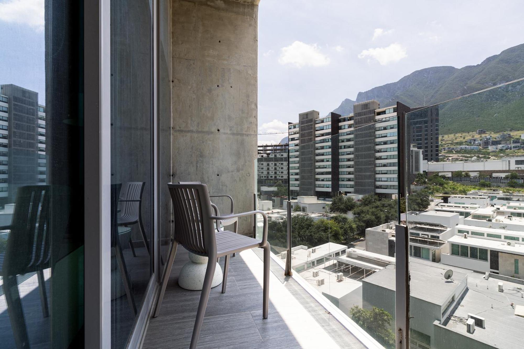 Modern With Pool And Mountain Views Apartamento Monterrey