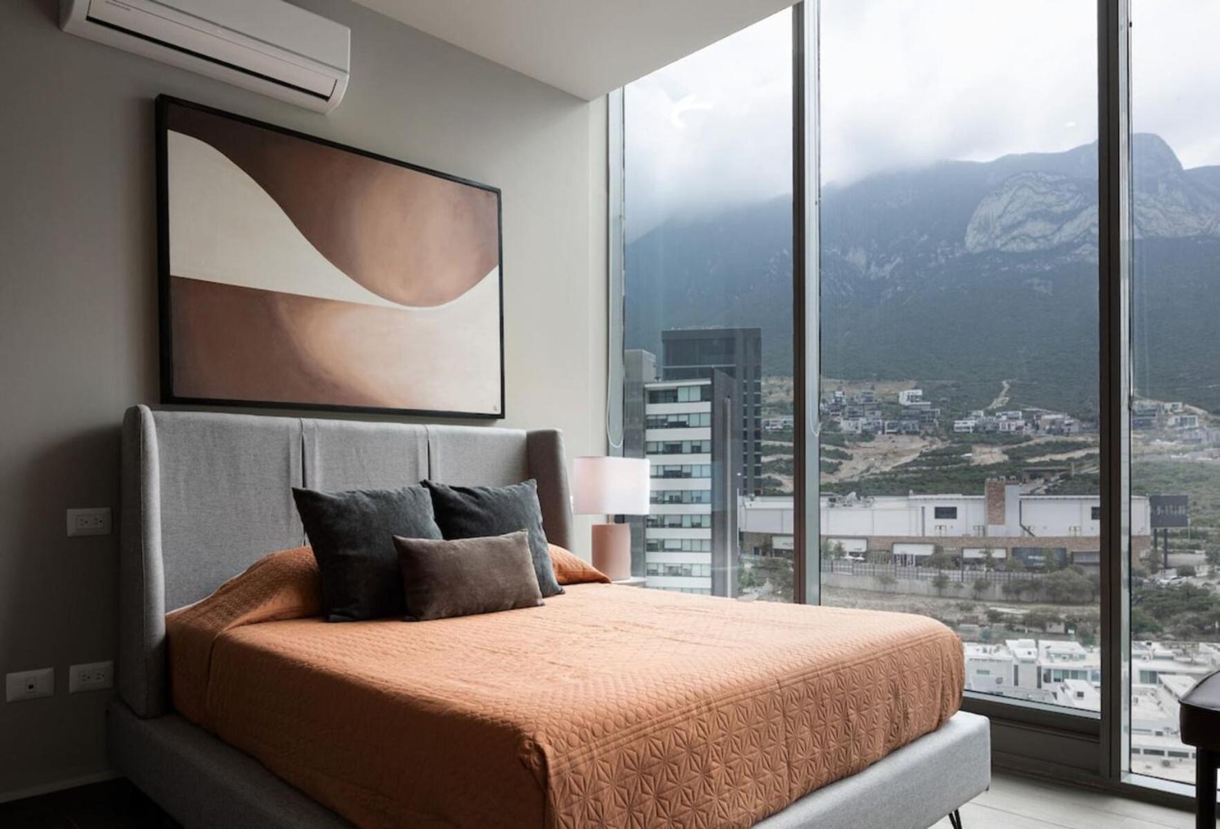 Modern With Pool And Mountain Views Apartamento