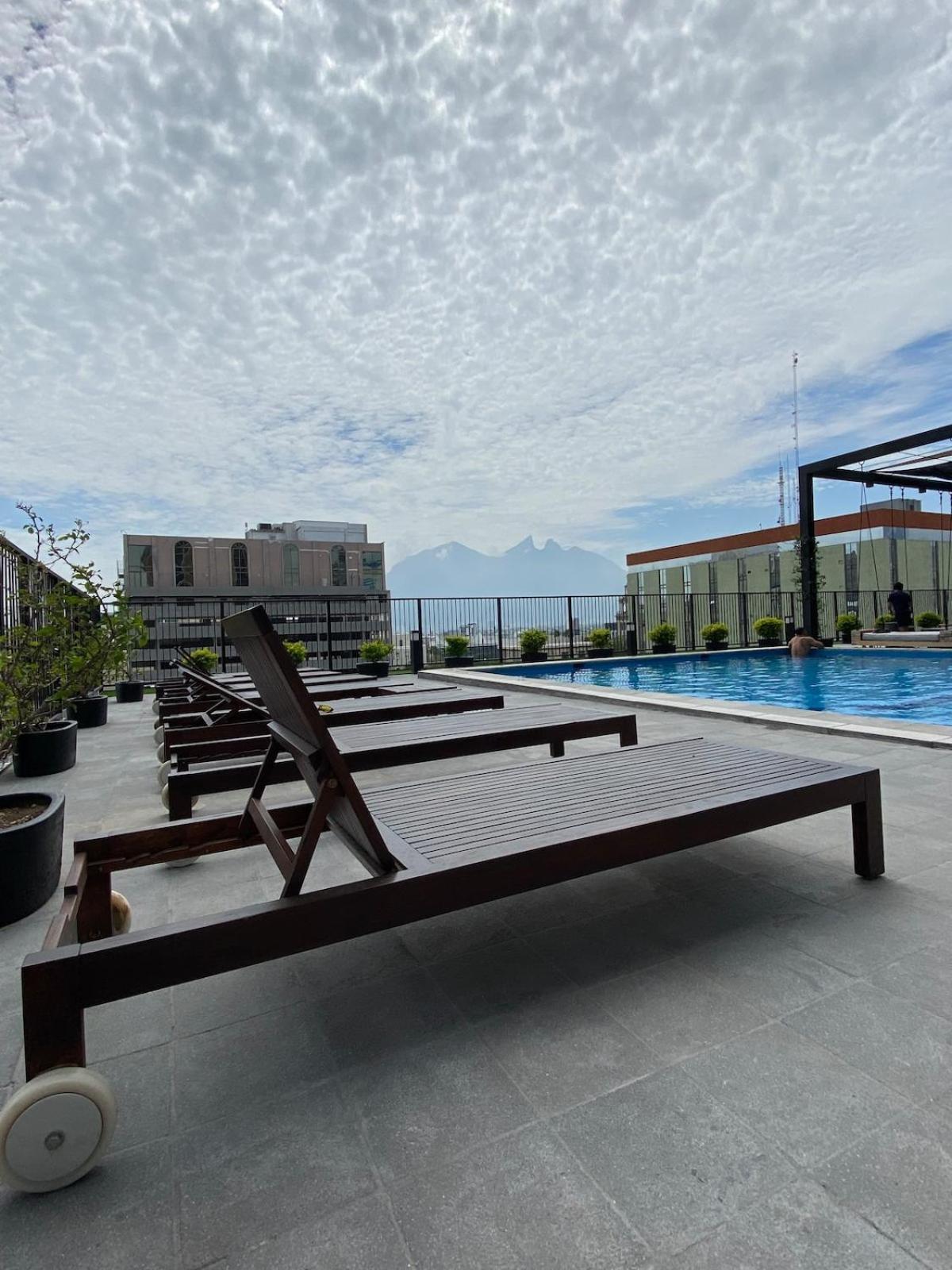 Lux 2 Bedroom Apartment, Swimming Pool, Gym And Free Parking Spot In Downtown * Monterrey