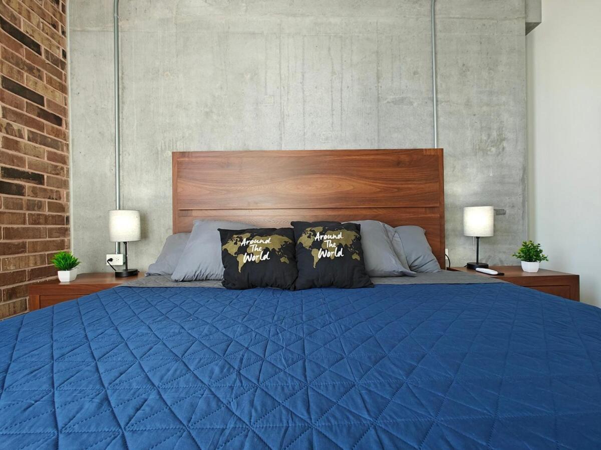 Lux 2 Bedroom Apartment, Swimming Pool, Gym And Free Parking Spot In Downtown Apartamento