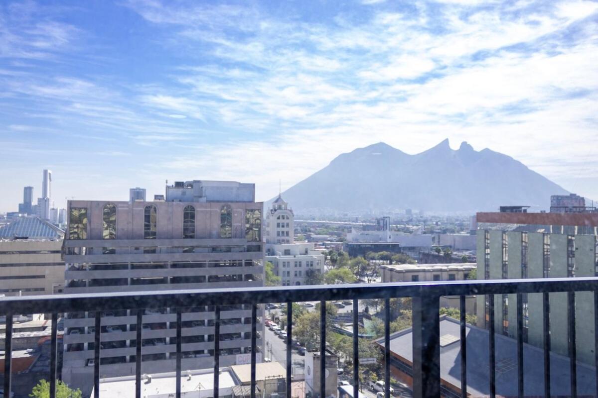 Lux 2 Bedroom Apartment, Swimming Pool, Gym And Free Parking Spot In Downtown Apartamento Monterrey