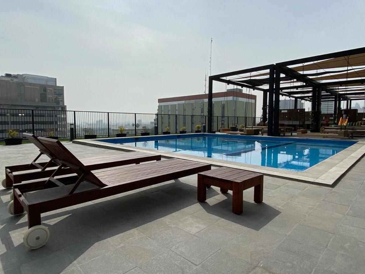 Lux 2 Bedroom Apartment, Swimming Pool, Gym And Free Parking Spot In Downtown Apartamento Monterrey