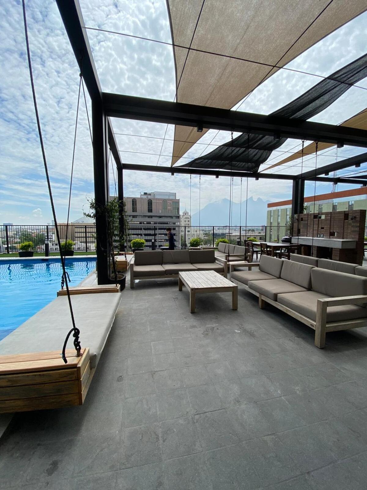 Lux 2 Bedroom Apartment, Swimming Pool, Gym And Free Parking Spot In Downtown Apartamento Monterrey