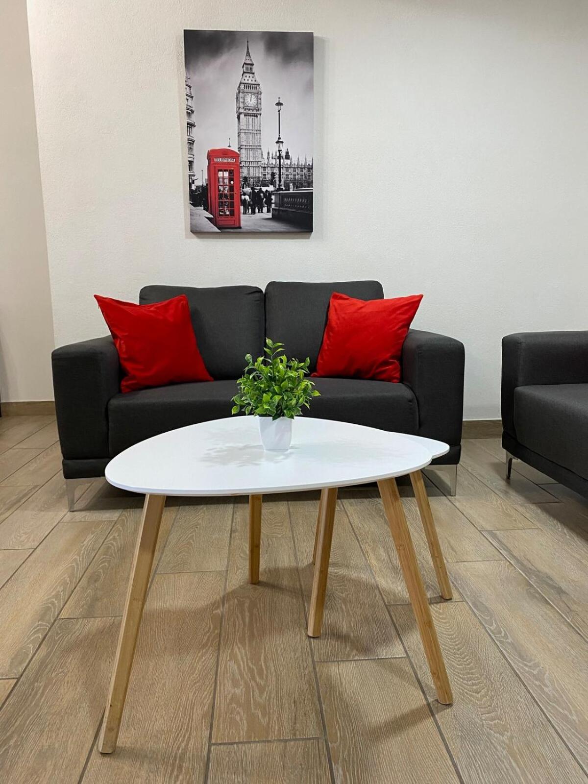 Lux 2 Bedroom Apartment, Swimming Pool, Gym And Free Parking Spot In Downtown Apartamento *