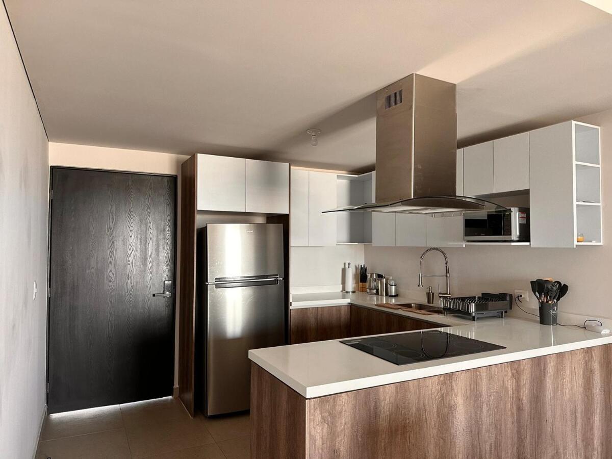 Walking Distance From Macroplaza And Parque Fundidora For Work And Leisure! In The Vibrant Monterrey's Downtown Apartamento *