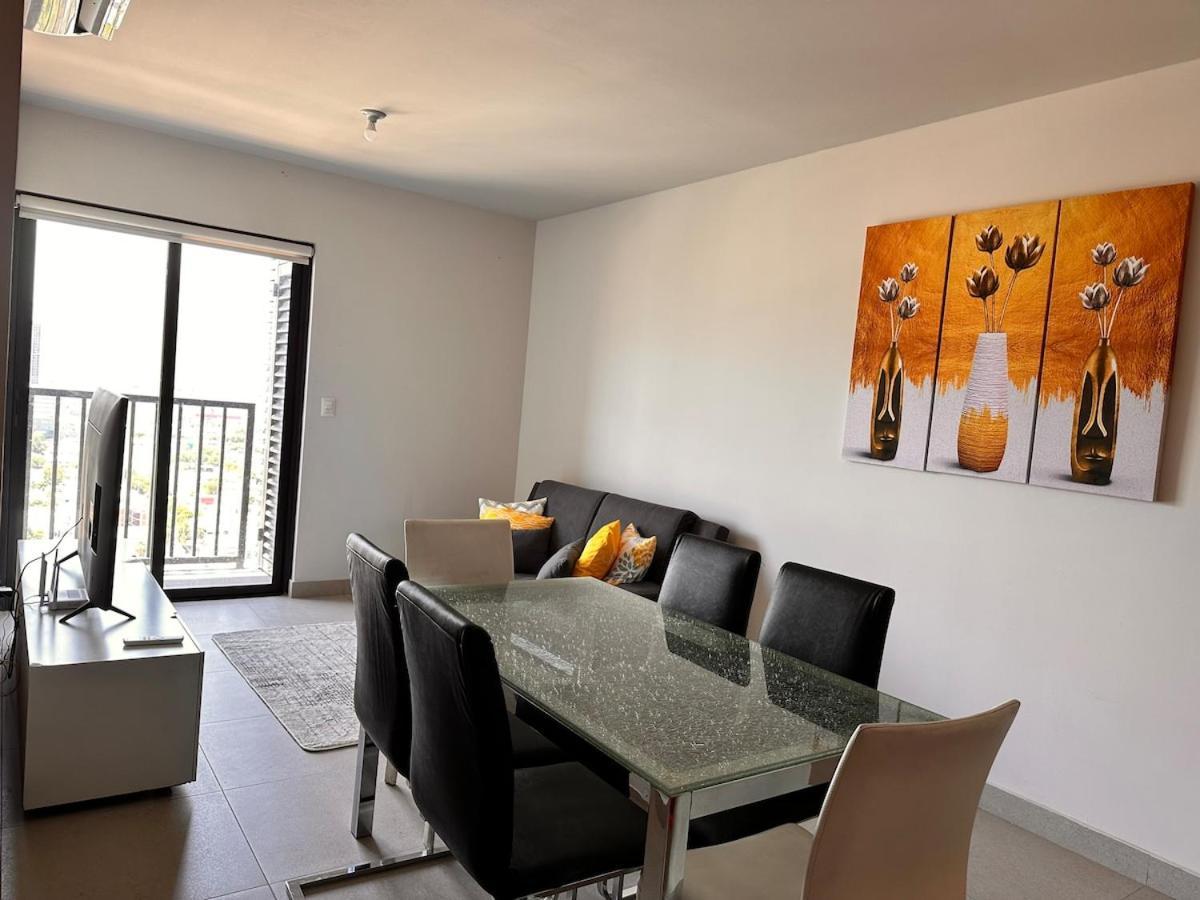 Walking Distance From Macroplaza And Parque Fundidora For Work And Leisure! In The Vibrant Monterrey's Downtown * Monterrey