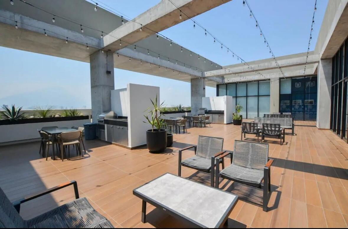 Walking Distance From Macroplaza And Parque Fundidora For Work And Leisure! In The Vibrant Monterrey's Downtown * Monterrey