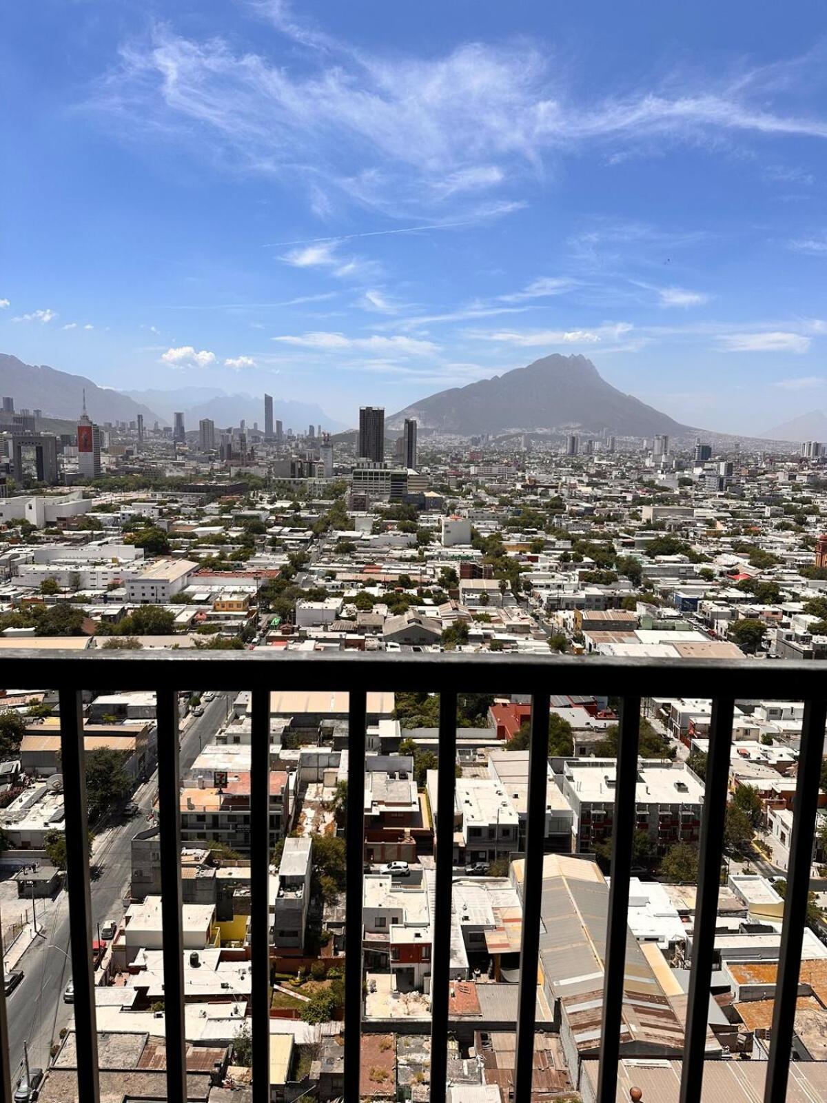Apartamento Walking Distance From Macroplaza And Parque Fundidora For Work And Leisure! In The Vibrant Monterrey's Downtown