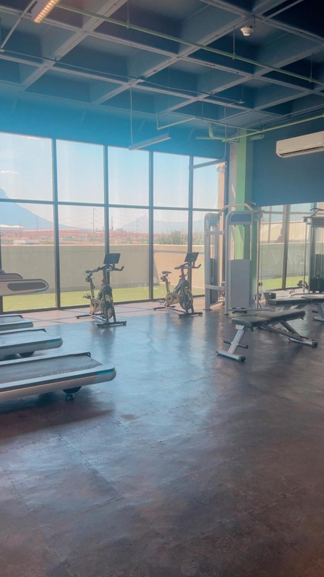 Depa Frente A La Arena Mty-cintermex-fundidora * Monterrey