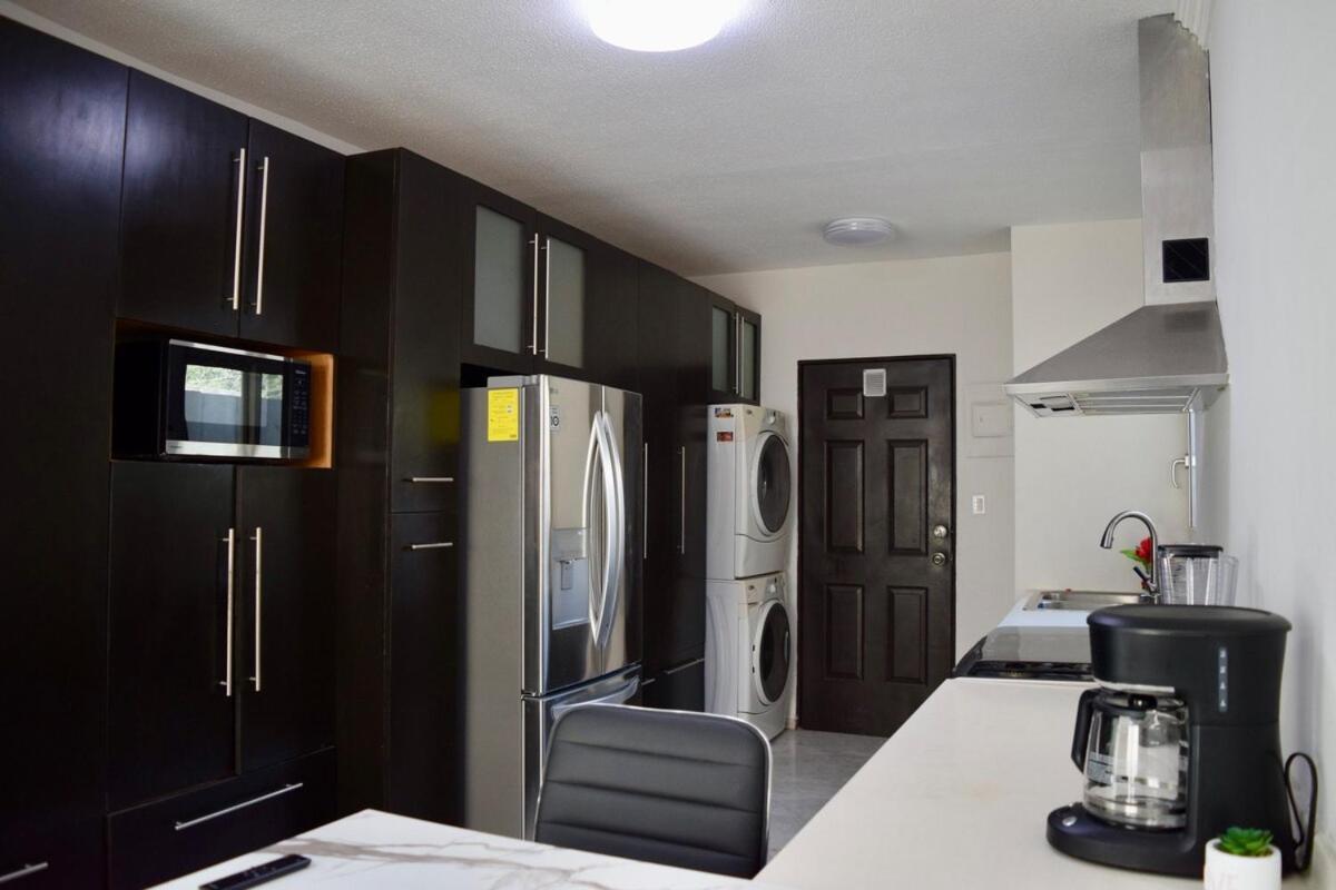 Spacious & Comfortable Exclusive Neighborhood Сasa de vacaciones *