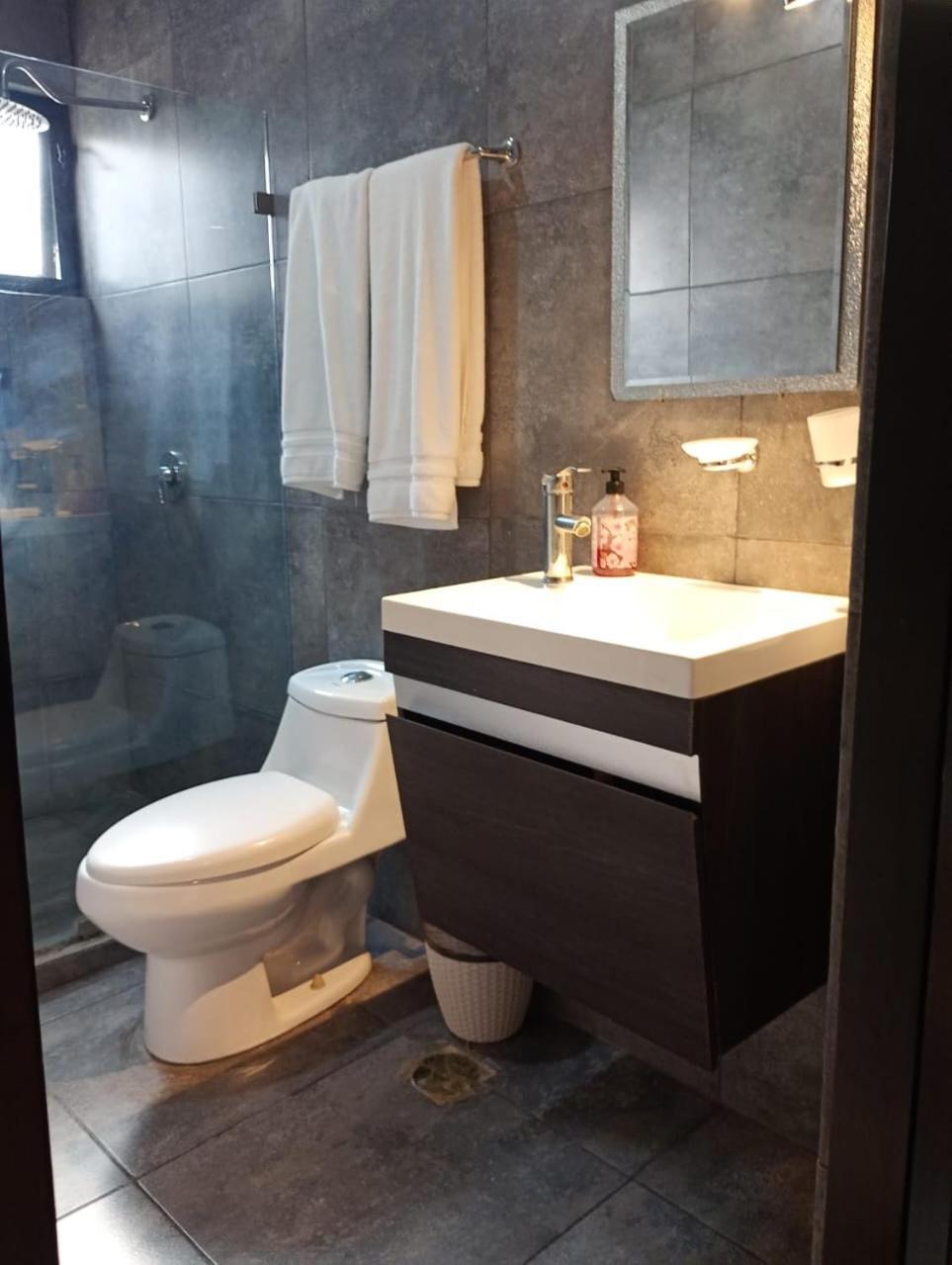 Adhoc Boutique Barrio Antiguo Homestay
