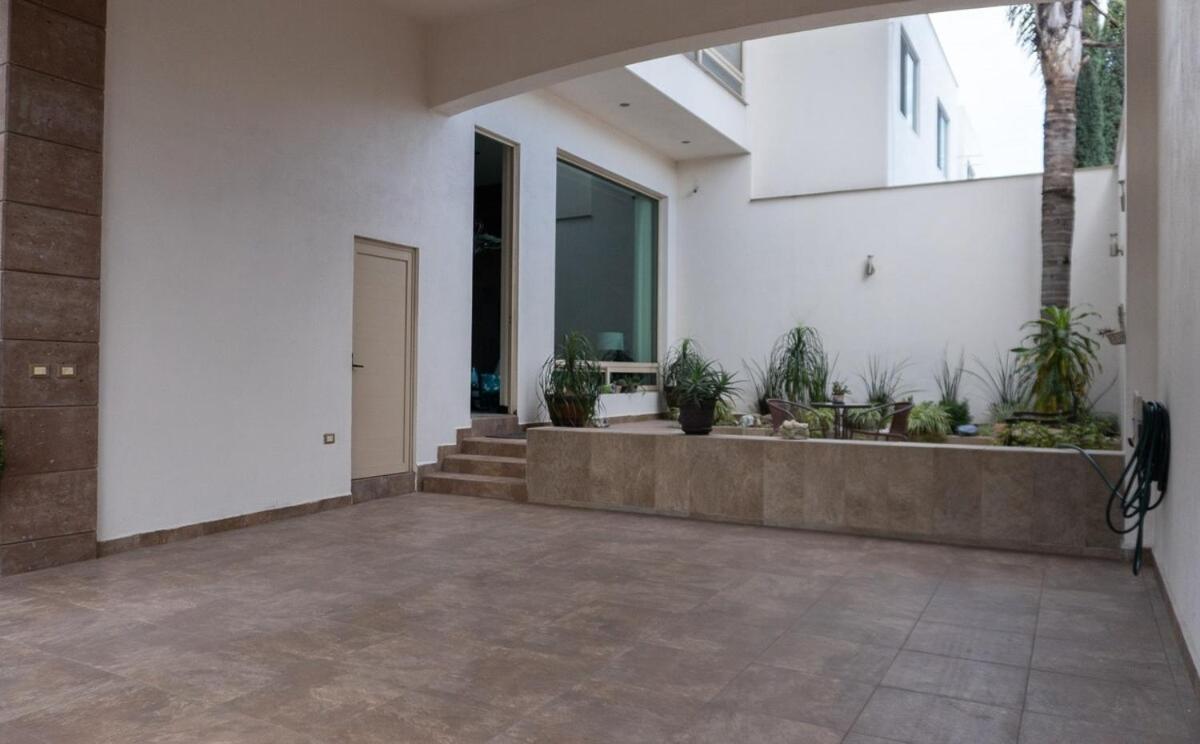 Casa Unica Recientemente Renovada * Monterrey