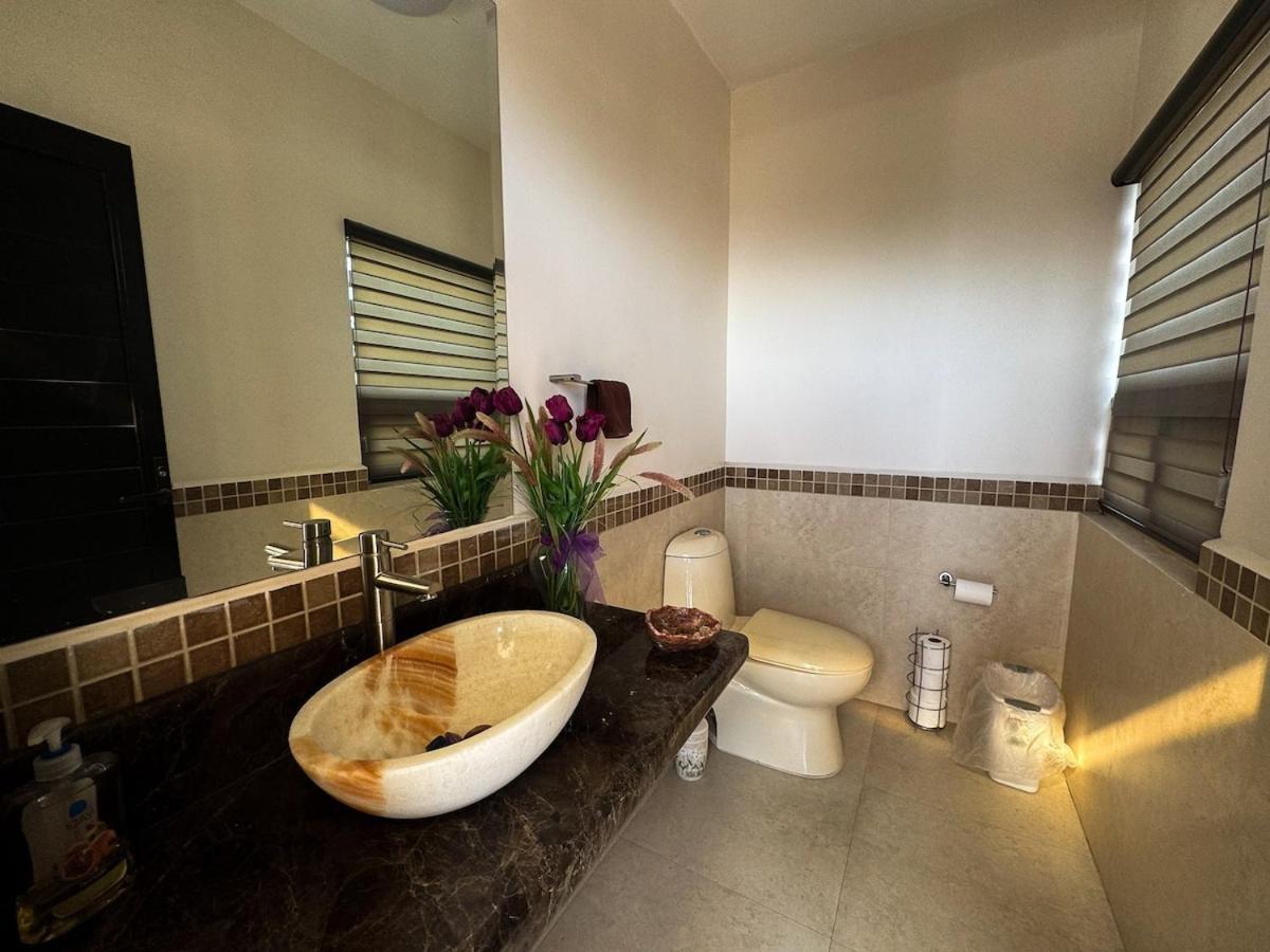 Casa Unica Recientemente Renovada