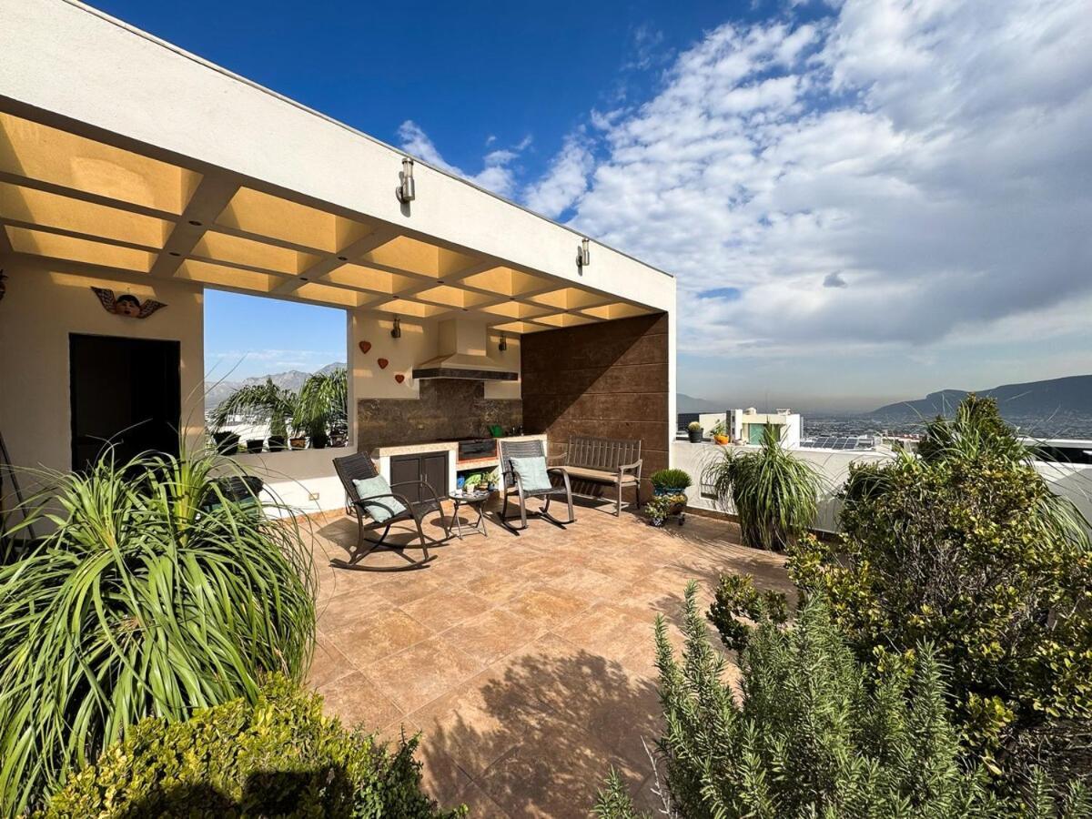 Casa Unica Recientemente Renovada * Monterrey