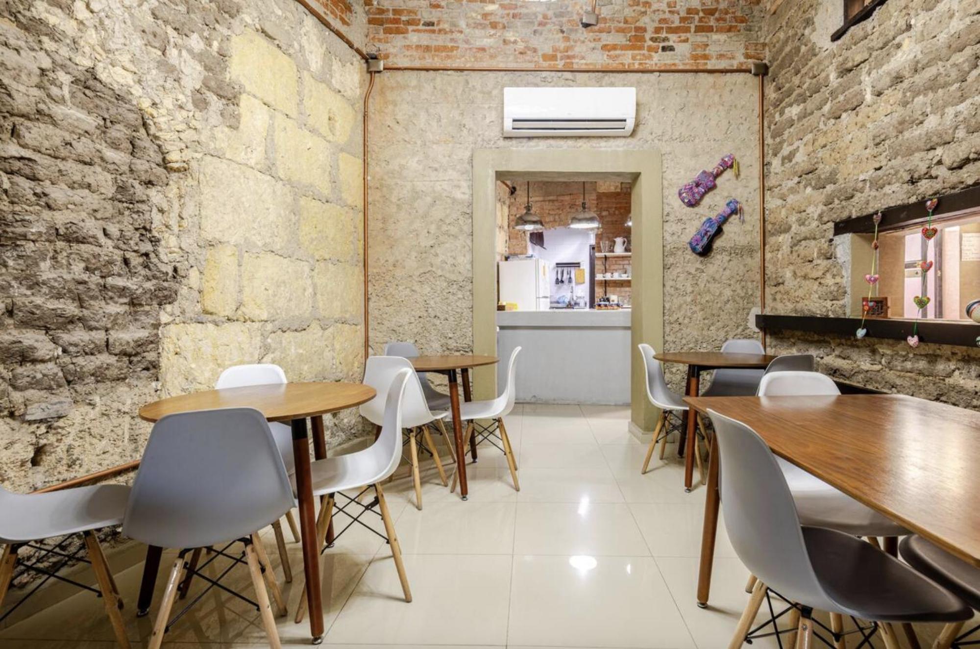 Adhoc Boutique Barrio Antiguo *