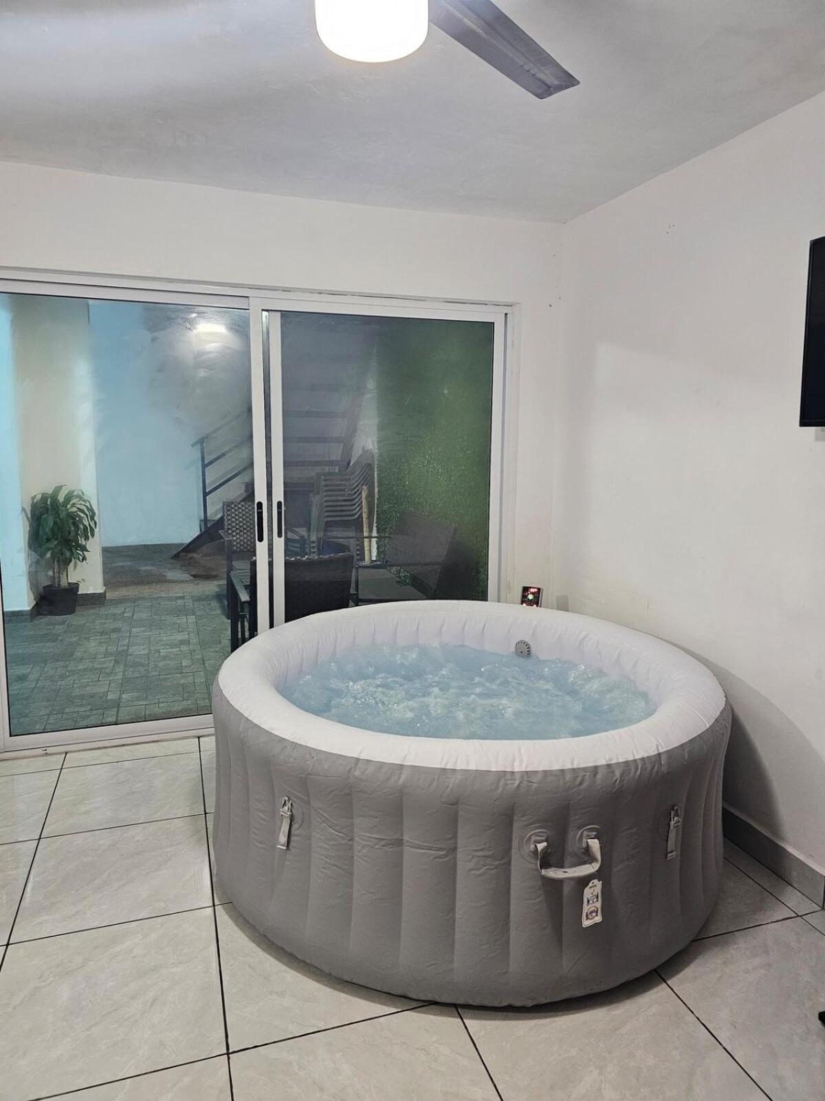 House With Pool And Terrace Сasa de vacaciones