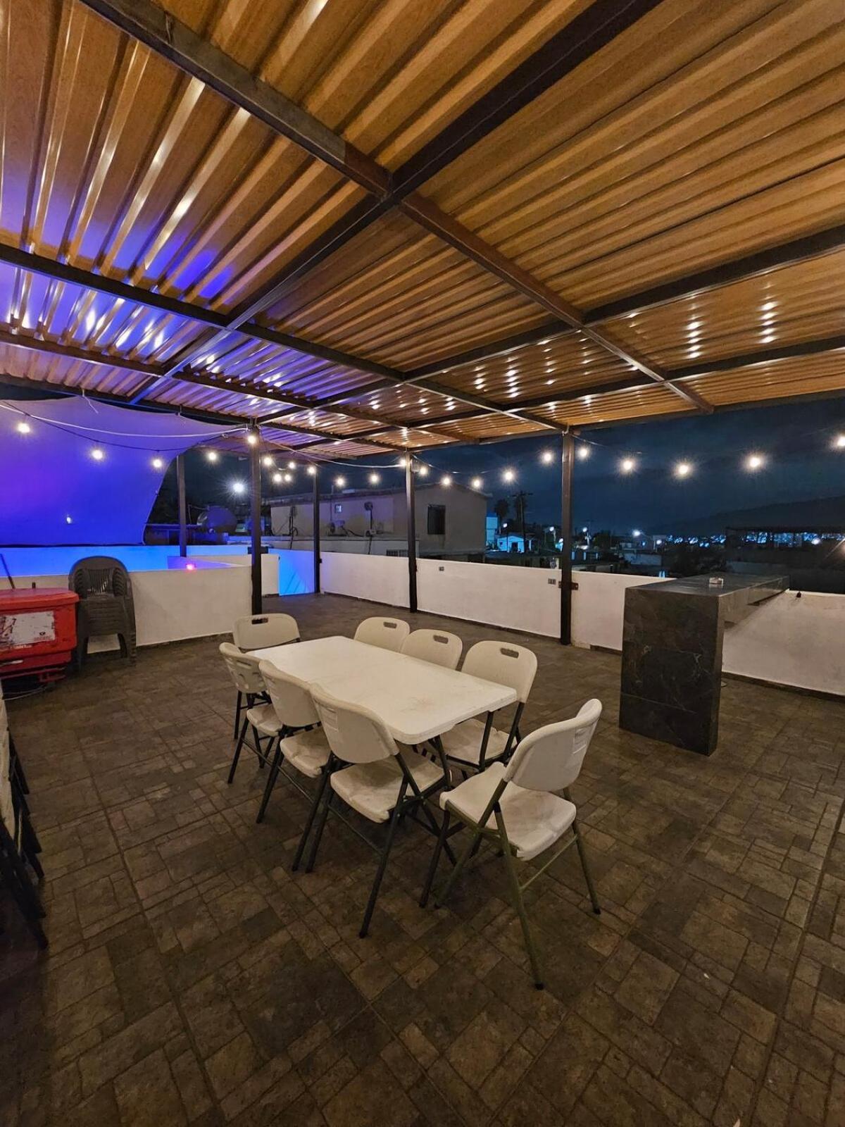 Сasa de vacaciones House With Pool And Terrace