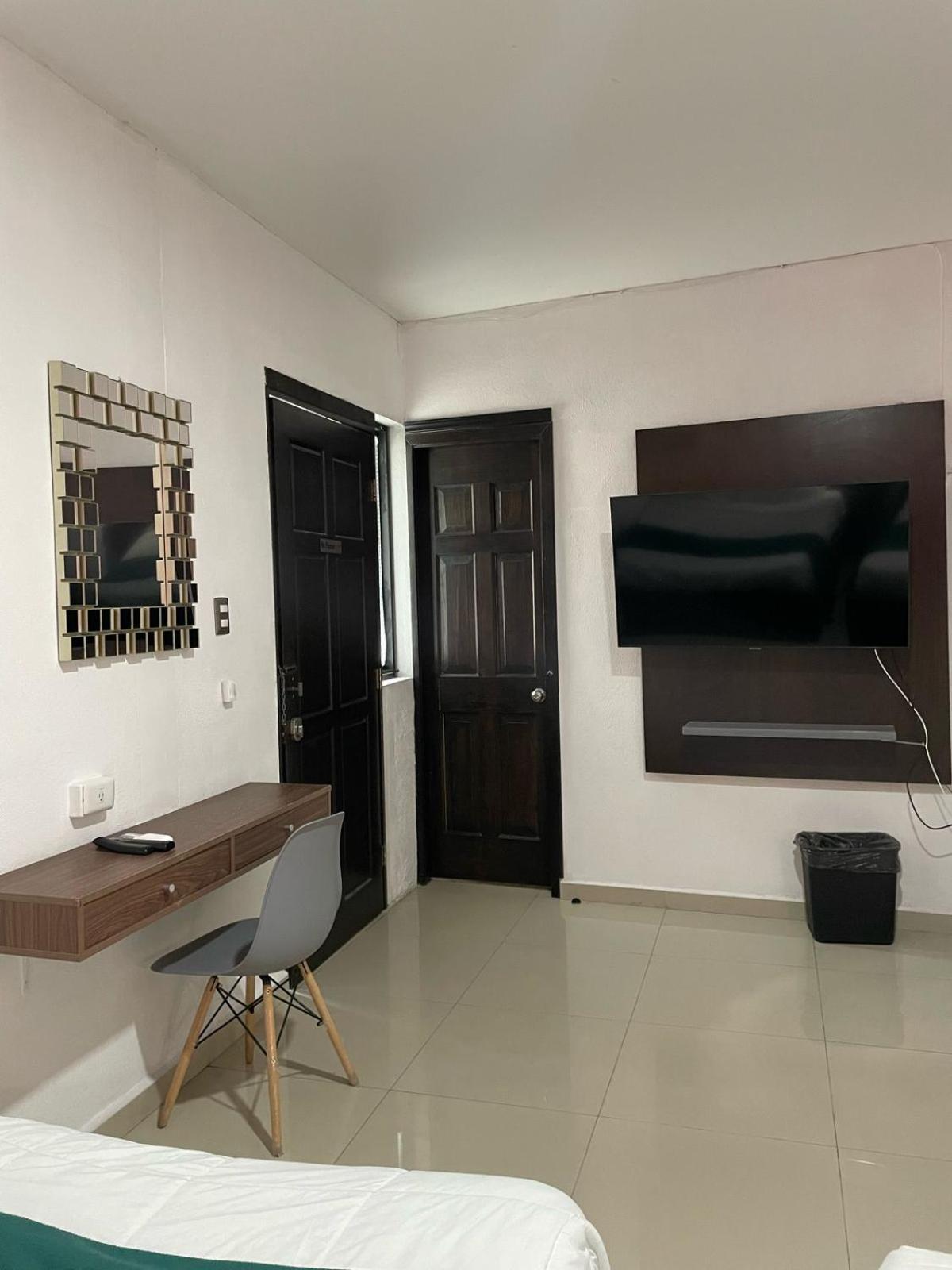 Adhoc Boutique Barrio Antiguo Homestay *