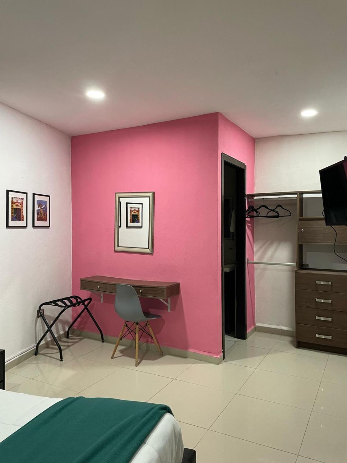 Adhoc Boutique Barrio Antiguo *