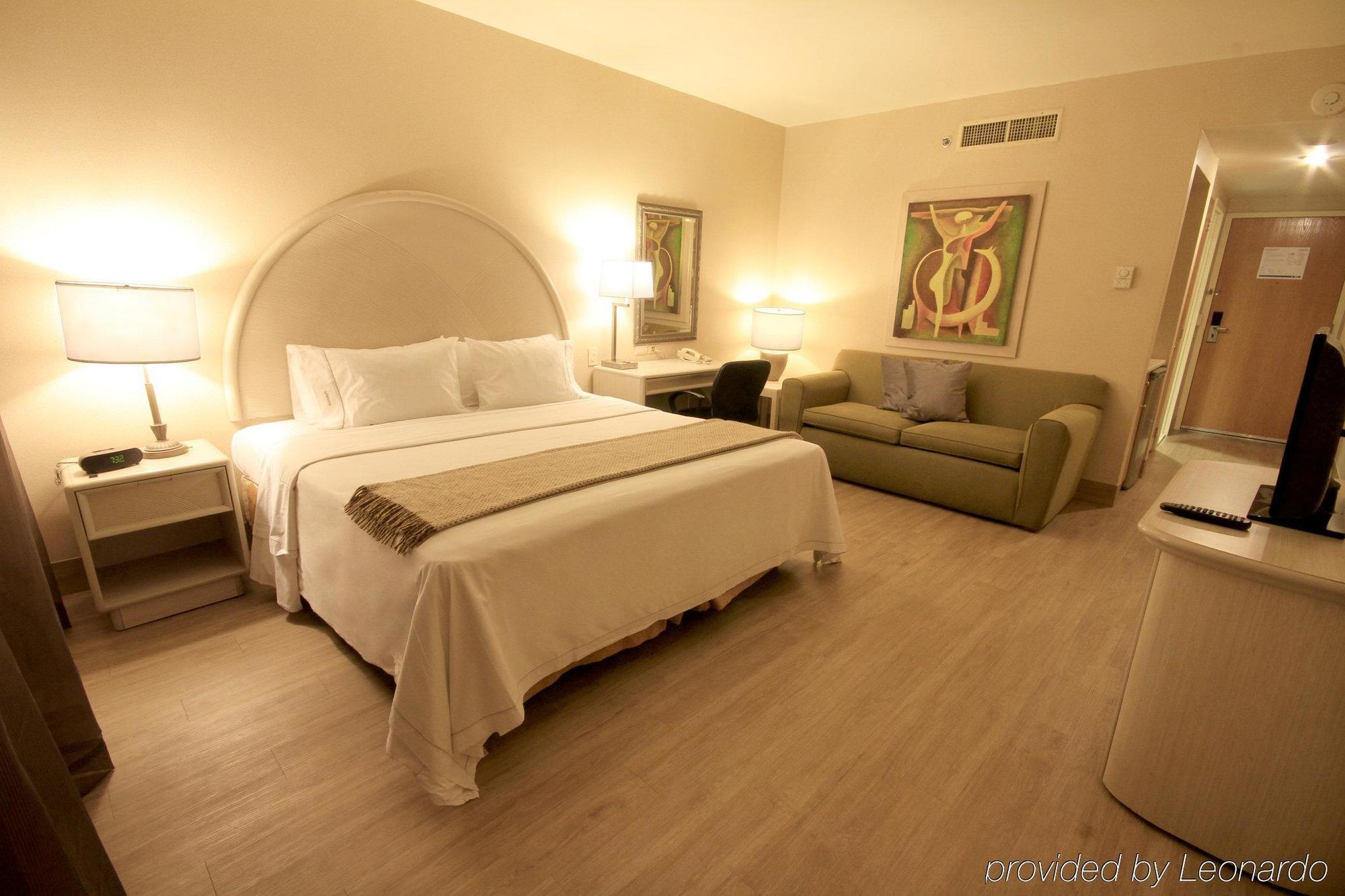 Hotel Express Galerias-san Jeronimo, An Ihg