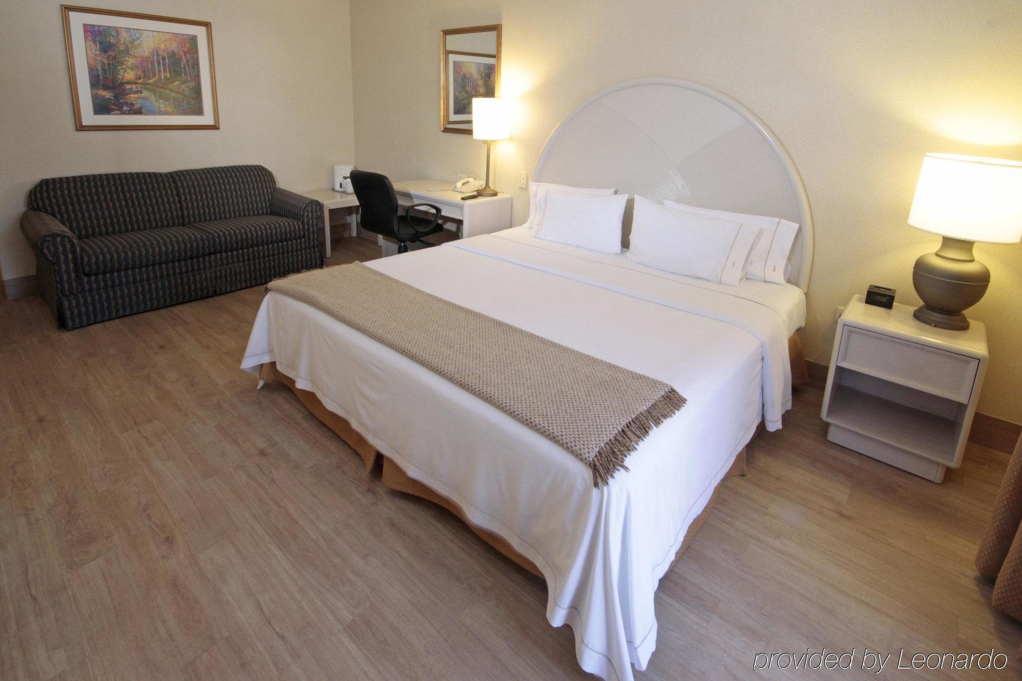 Hotel Express - - Tecnologico By Ihg 4*