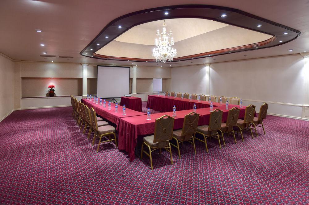 Safi Royal Luxury Centro 5* Monterrey