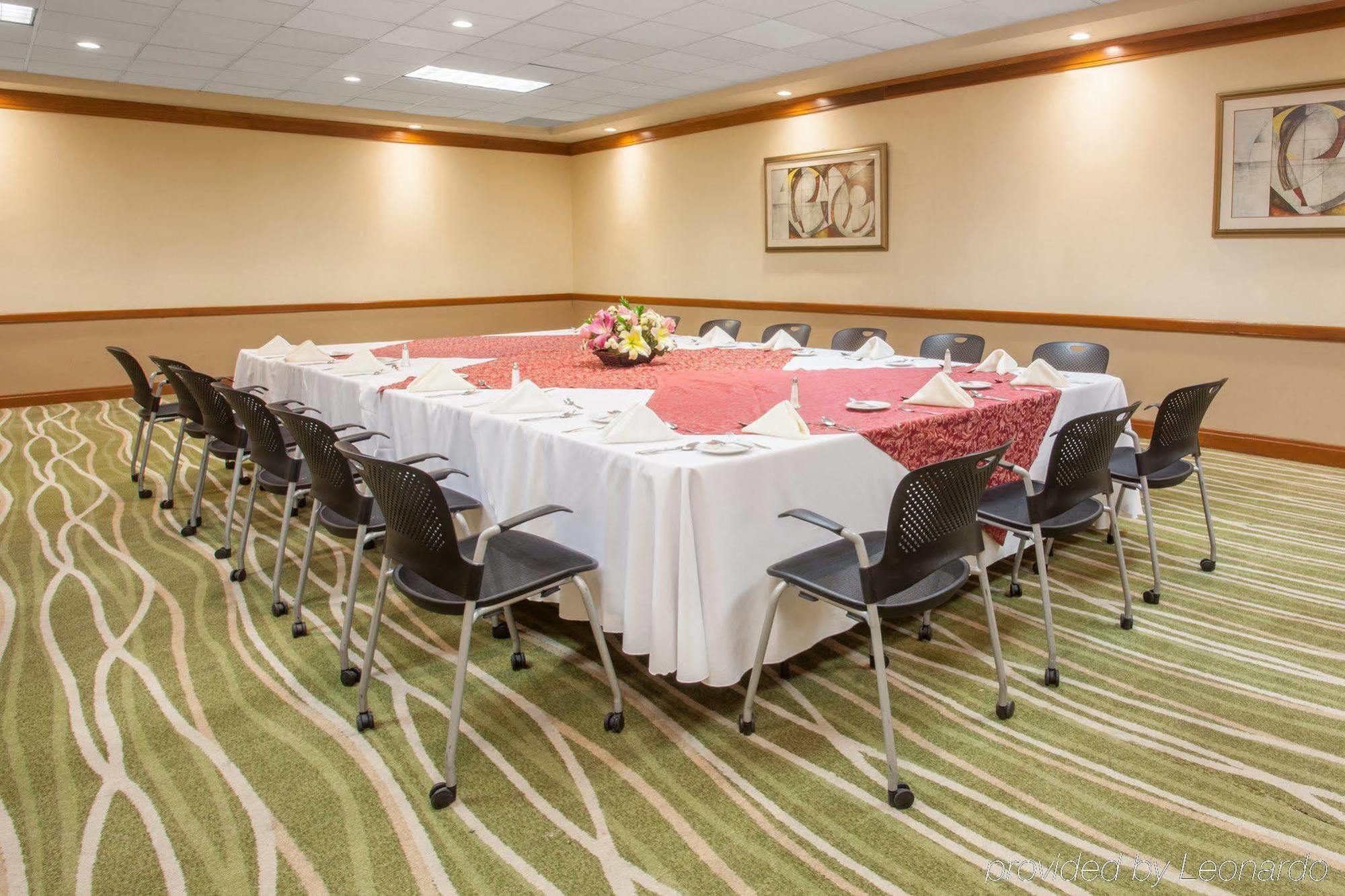 Crowne Plaza By Ihg Hotel