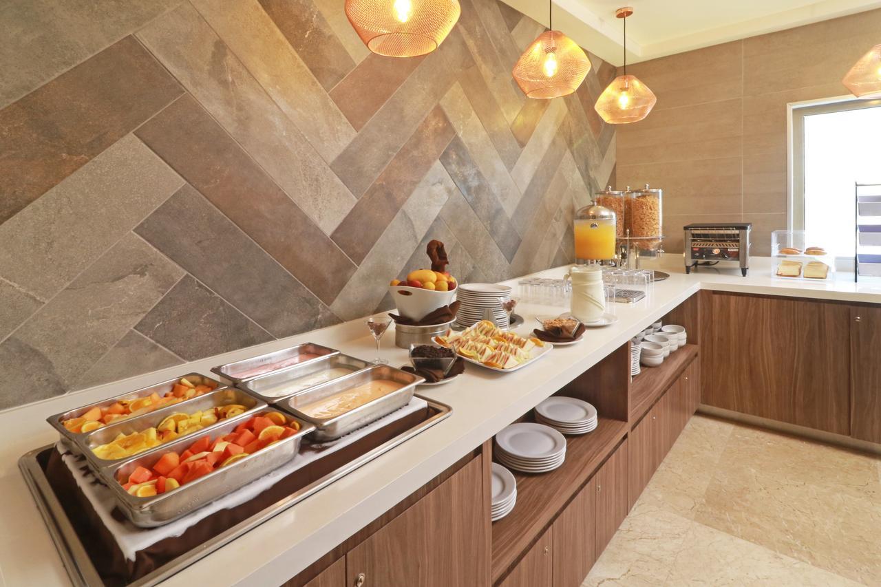 Wyndham Garden Valle Real Hotel 3*