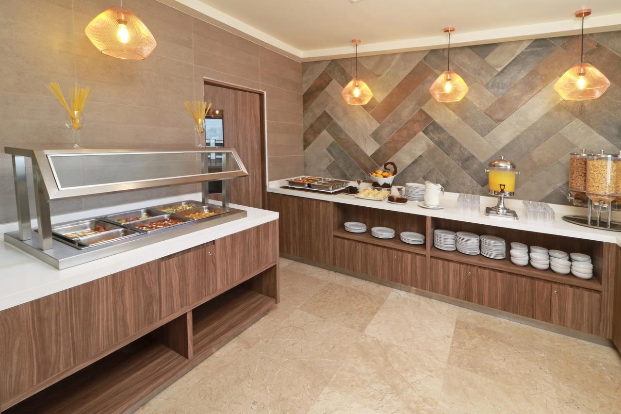Wyndham Garden Valle Real Hotel