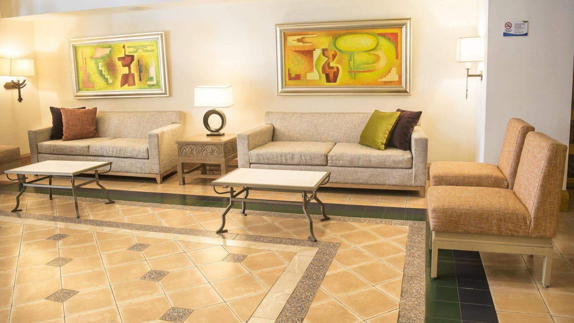 Hotel Express Galerias-san Jeronimo, An Ihg 4*