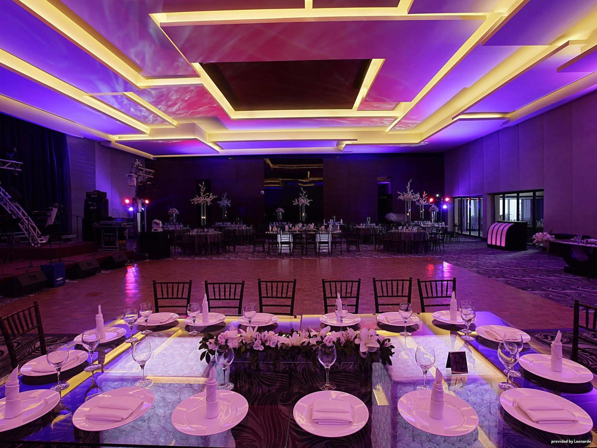 Wyndham Garden Valle Real Hotel 3*
