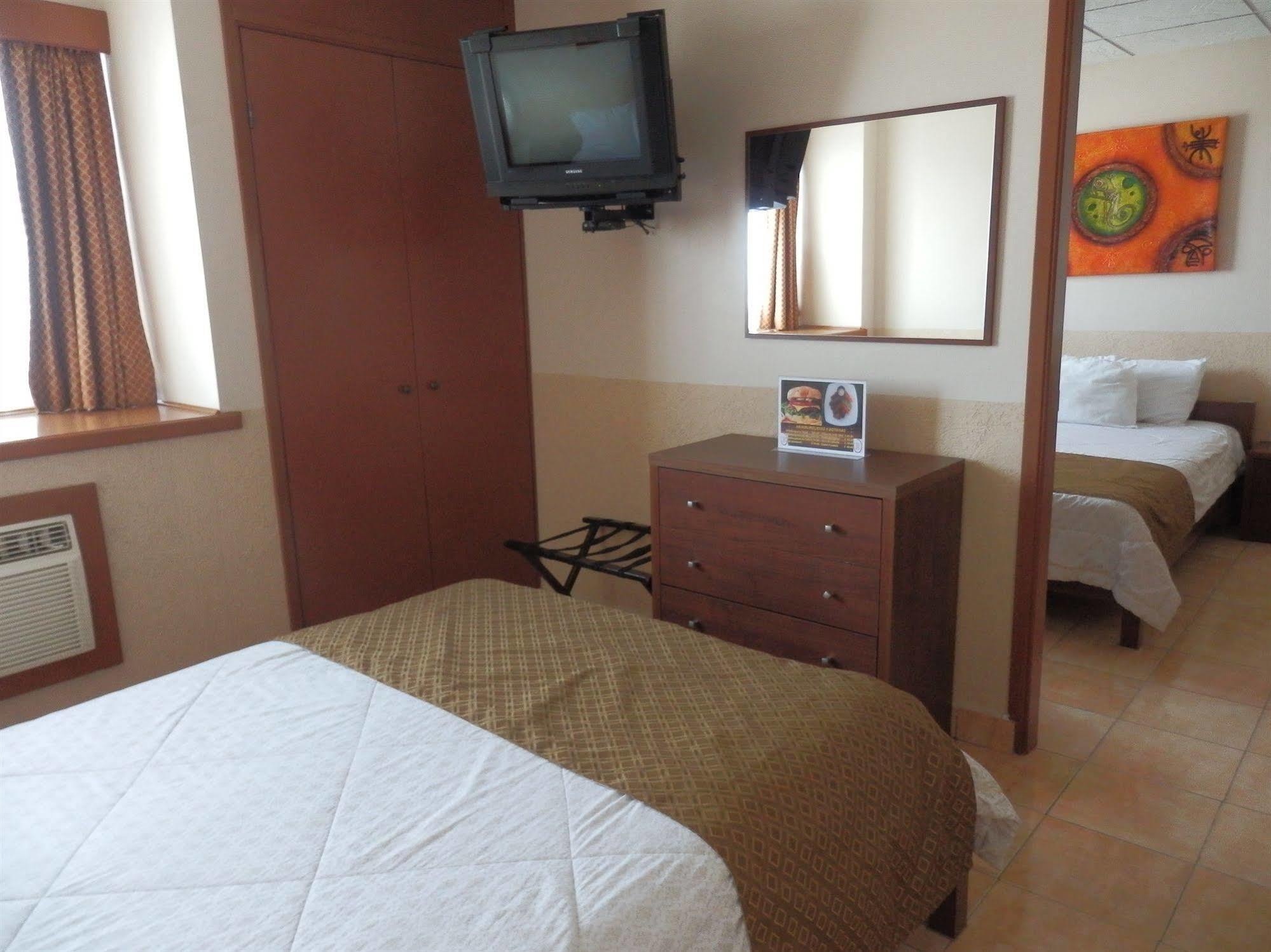 Capital Oel Regio Hotel 2*