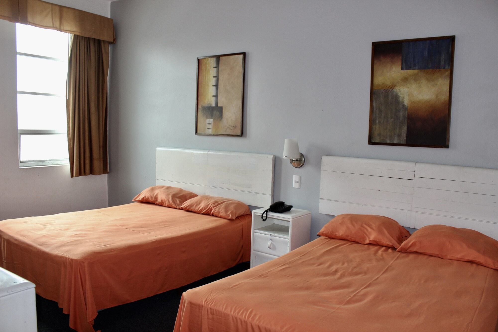 Plaza Del Arco Express Hotel Monterrey
