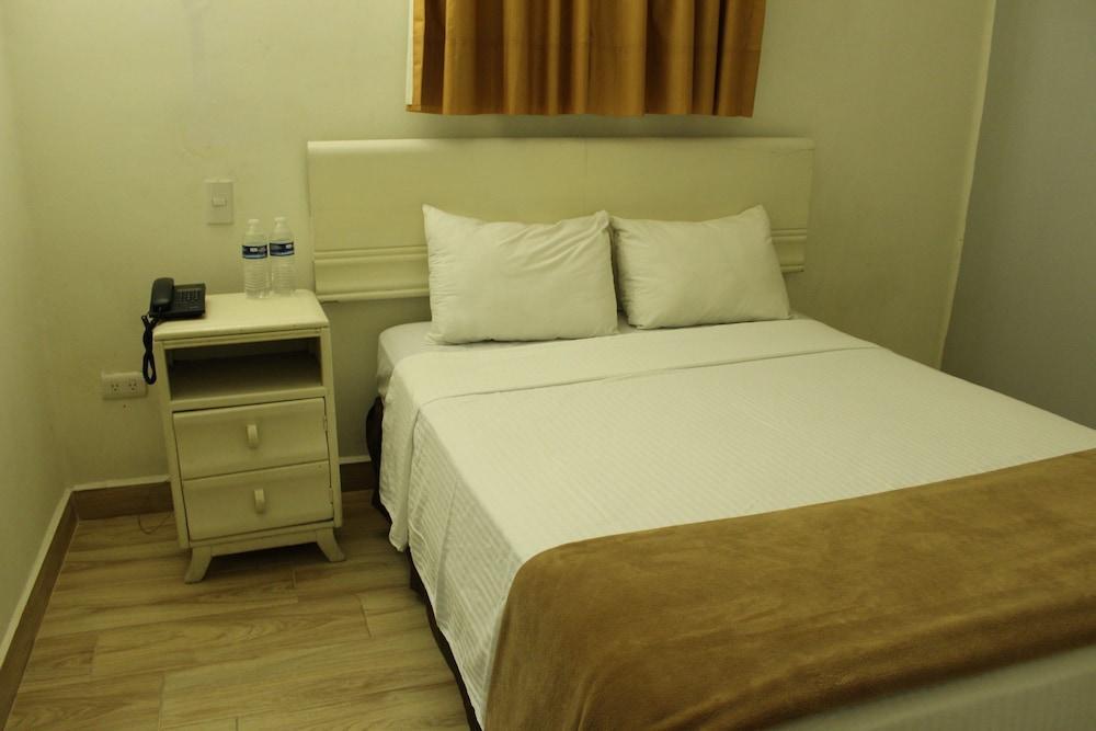 Hotel Plaza Del Arco Express