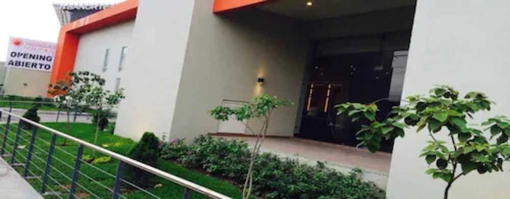 Hotel Mbm Red Sun Monterrey