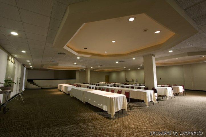 Antaris Galerias 4* Monterrey