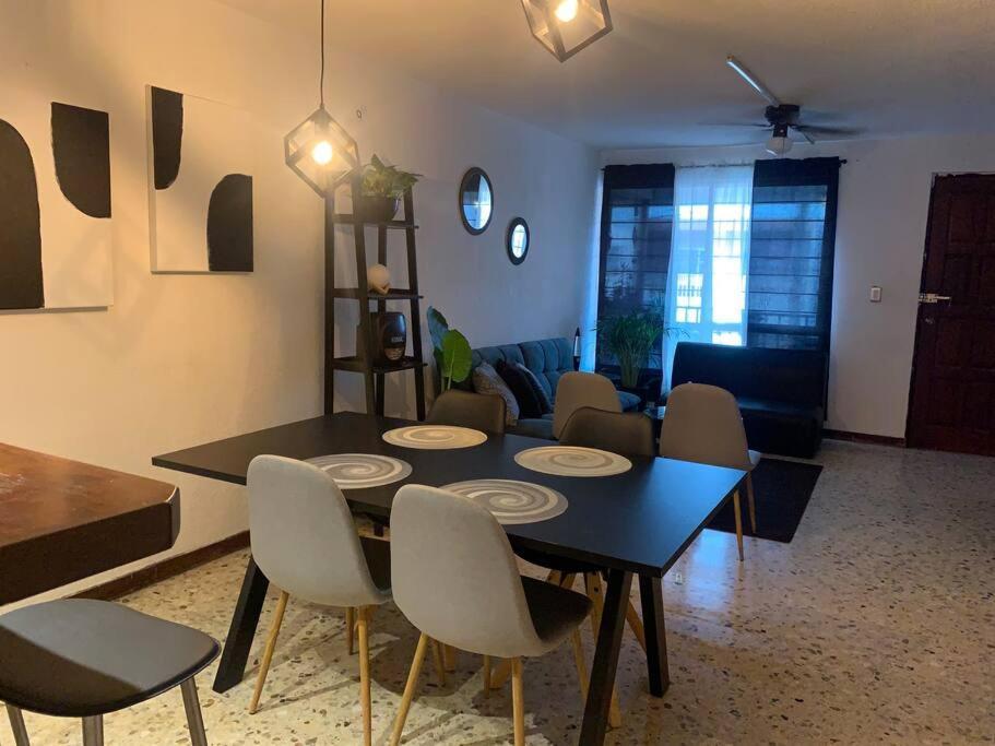 Great Wi-fi/parking/smarttv/ac Apartment *