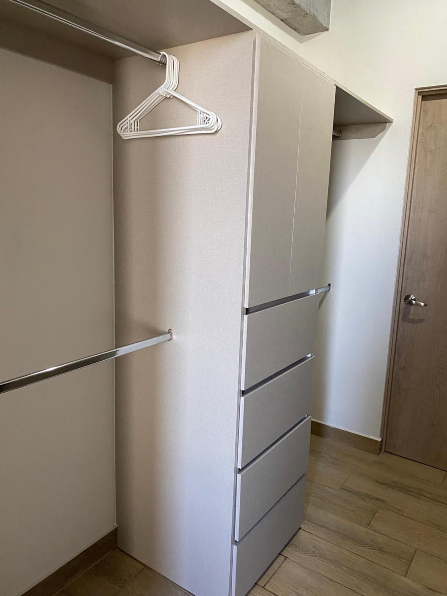 Lux 2 Bedroom Apartment, Swimming Pool, Gym And Free Parking Spot In Macro Plaza Area Apartment *