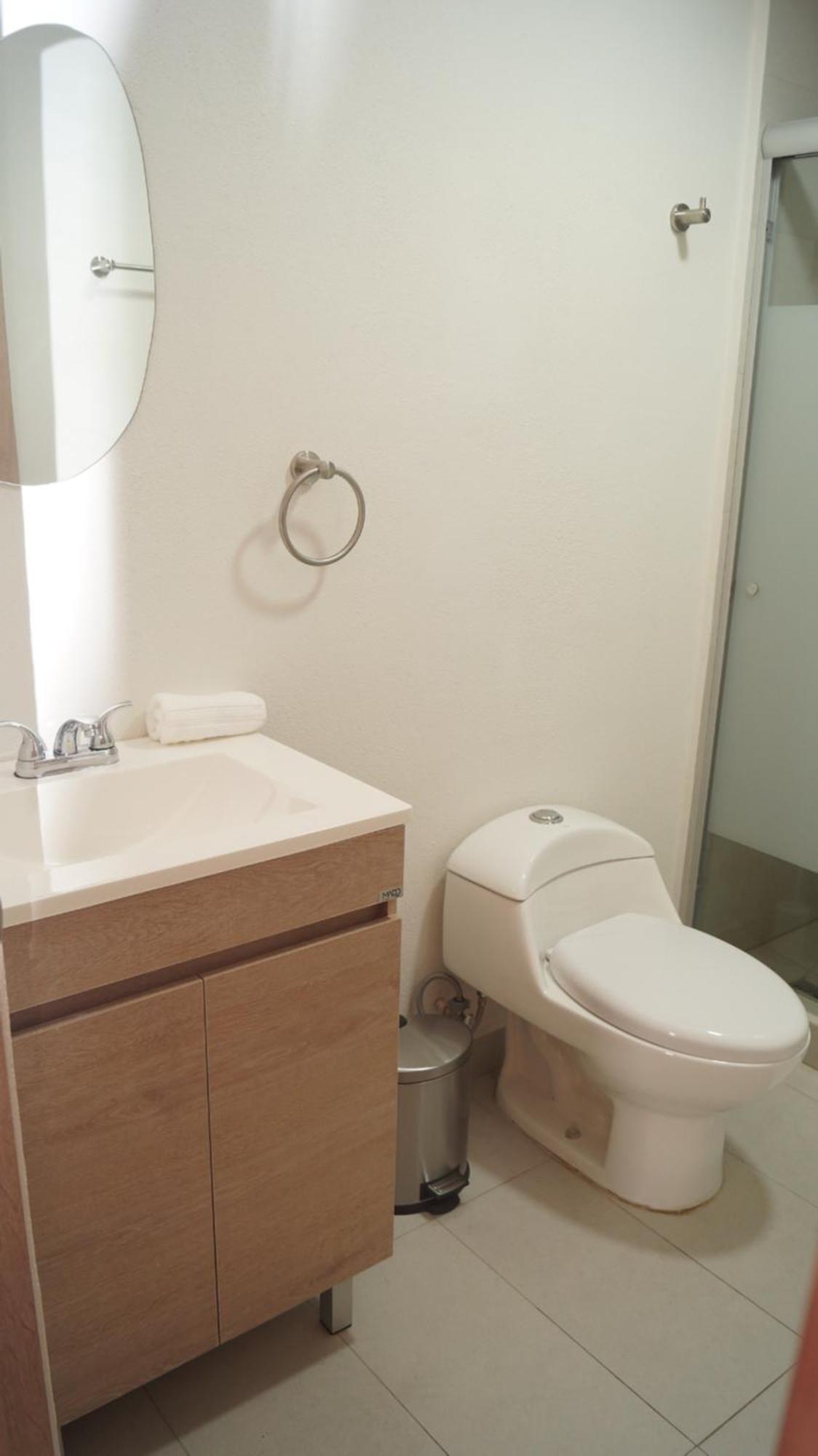Lux 2 Bedroom Apartment, Swimming Pool, Gym And Free Parking Spot In Macro Plaza Area *