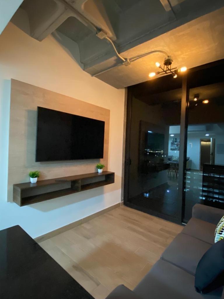 Lux 2 Bedroom Apartment, Swimming Pool, Gym And Free Parking Spot In Macro Plaza Area Apartment *