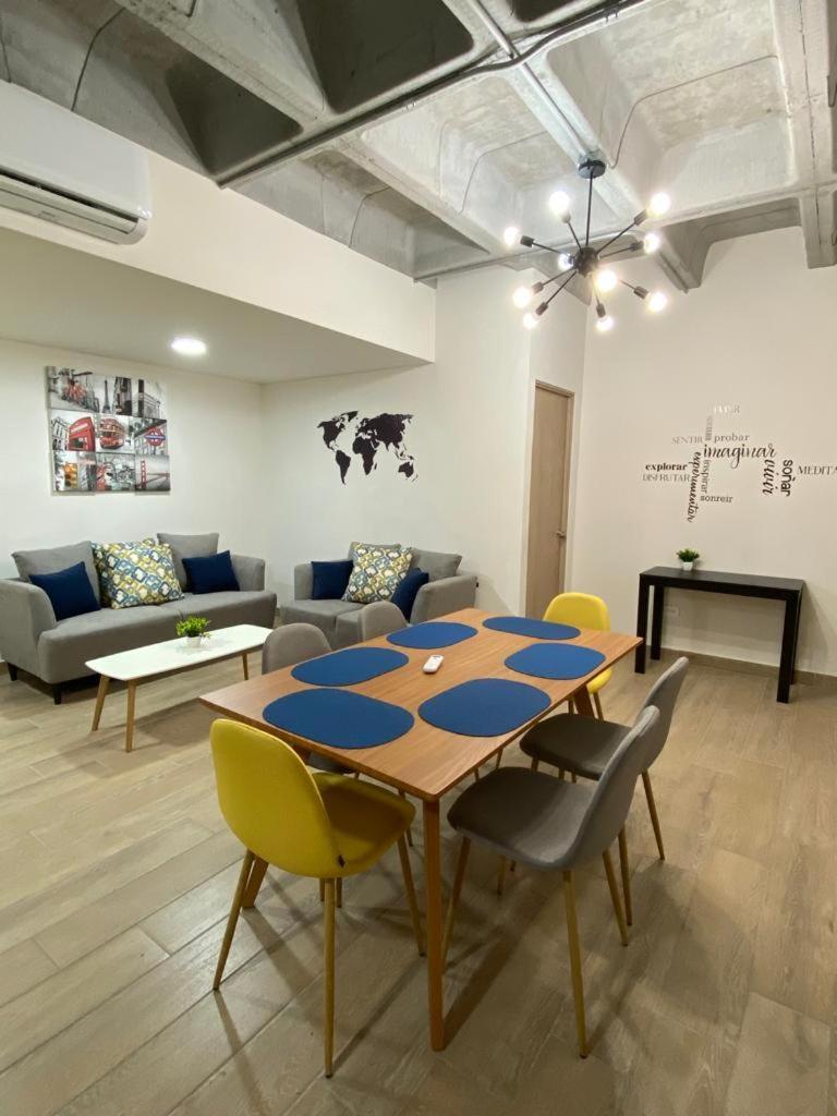 Apartment Lux 2 Bedroom Apartment, Swimming Pool, Gym And Free Parking Spot In Macro Plaza Area
