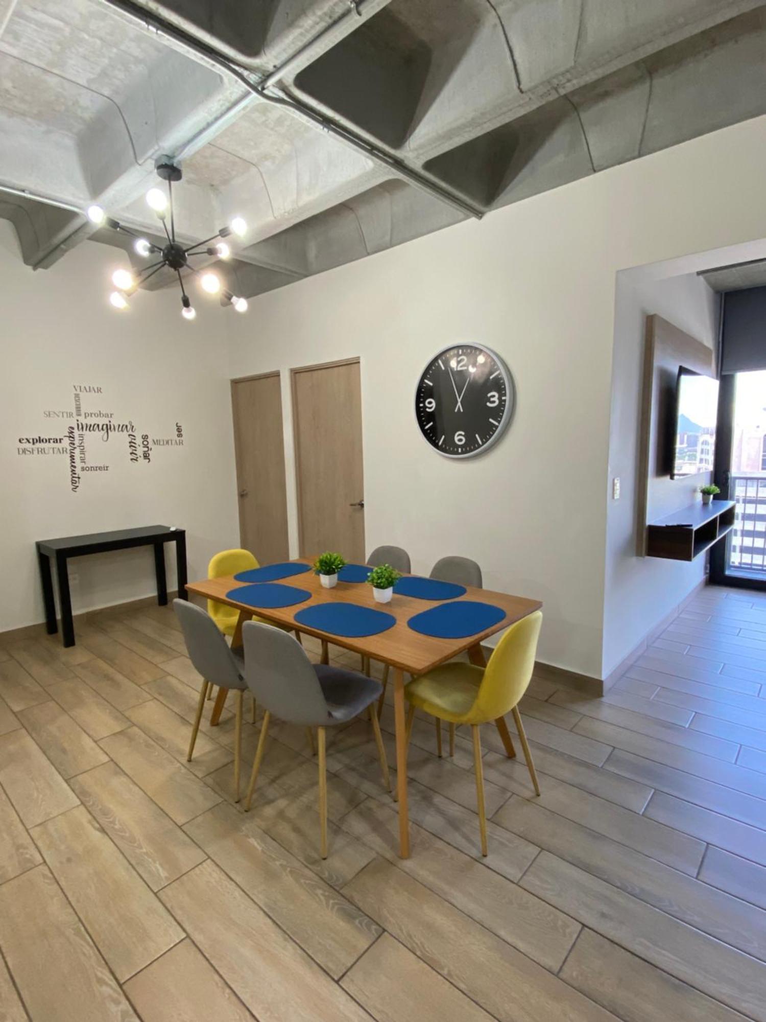Apartment Lux 2 Bedroom Apartment, Swimming Pool, Gym And Free Parking Spot In Macro Plaza Area Monterrey